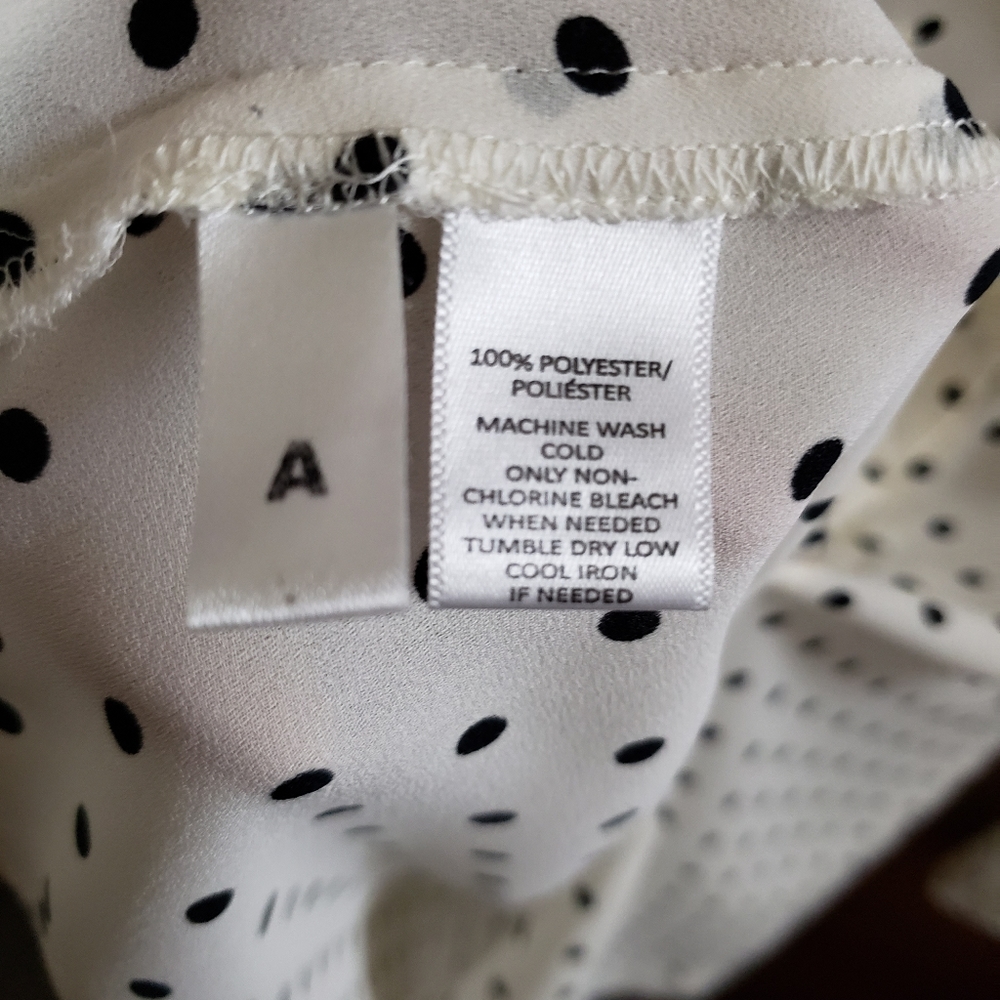 Euc Polkadot Work Button Up Xs - image 2